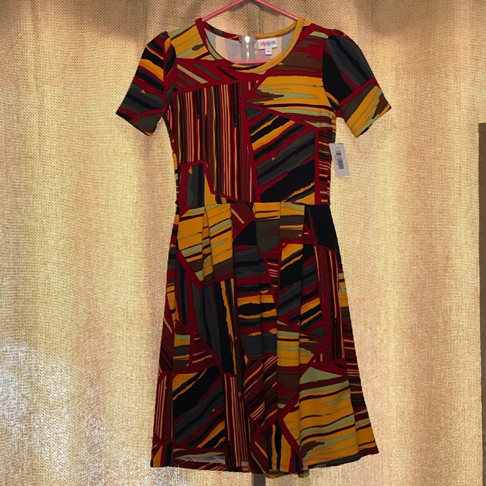 *BRAND NEW, NEVER WORN* Lularoe Amelia Dress